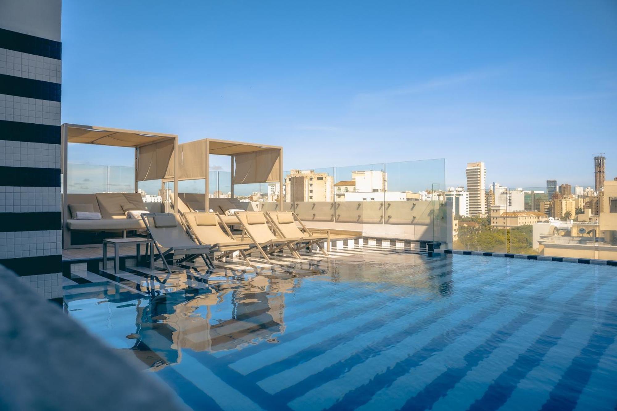 Faranda Collection Barranquilla, A Member Of Radisson Individuals Otel Barranquilla  Dış mekan fotoğraf Rooftop pool