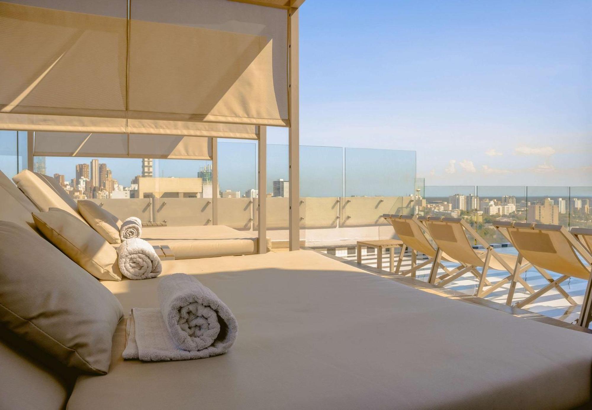 Faranda Collection Barranquilla, A Member Of Radisson Individuals Otel Barranquilla  Dış mekan fotoğraf Rooftop pool